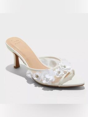 A New Day White Lupita Floral Mesh Rhinestone Peep Toe Mule Heels Size 6
